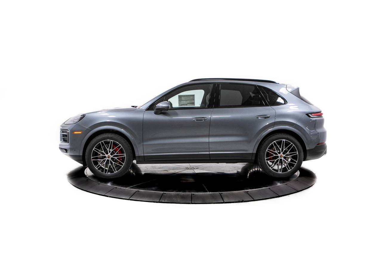 Thumbnail: 2026 Porsche Cayenne - 2
