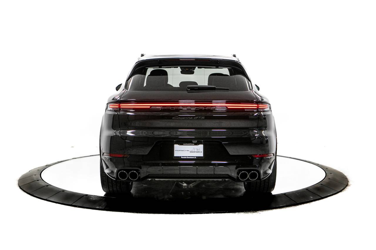 Thumbnail: 2026 Porsche Cayenne - 6
