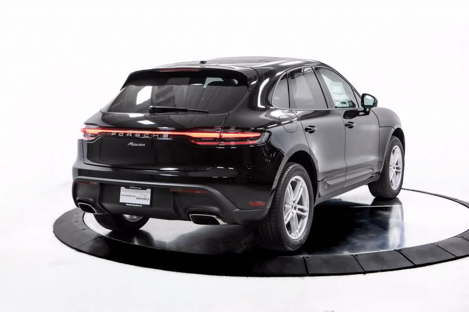 Thumbnail: 2025 Porsche Macan - 7