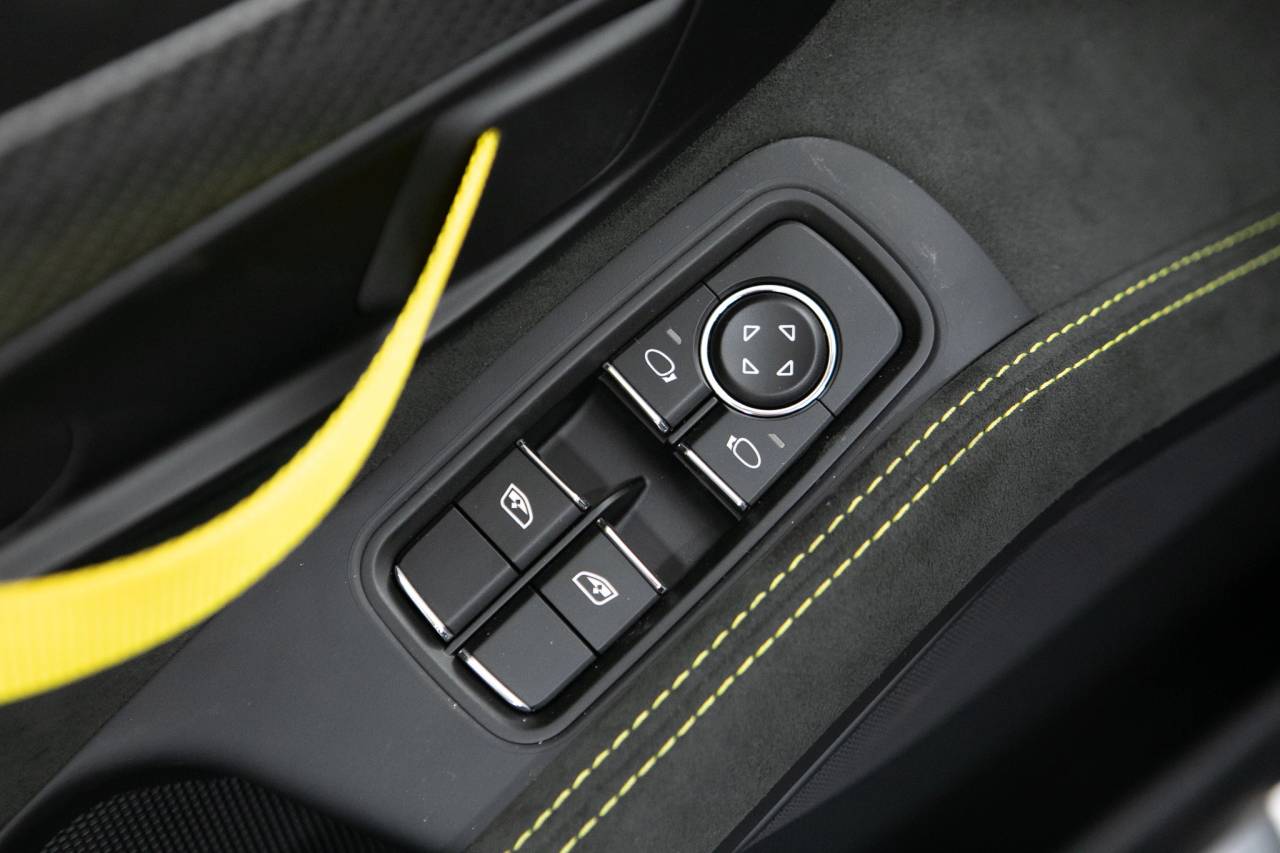 Thumbnail: 2025 Porsche  - 24