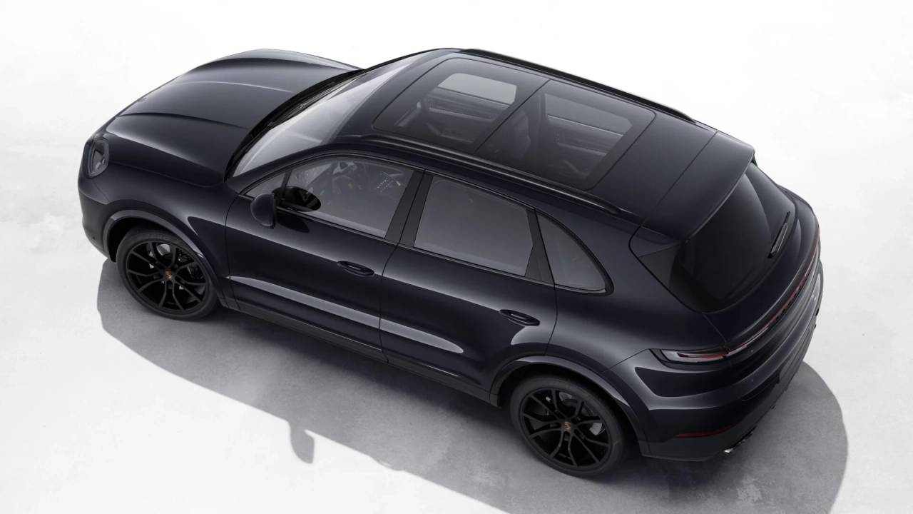 2026 Porsche Cayenne photo 3