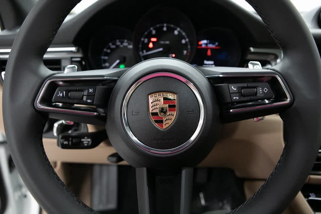 Thumbnail: 2025 Porsche Macan - 14
