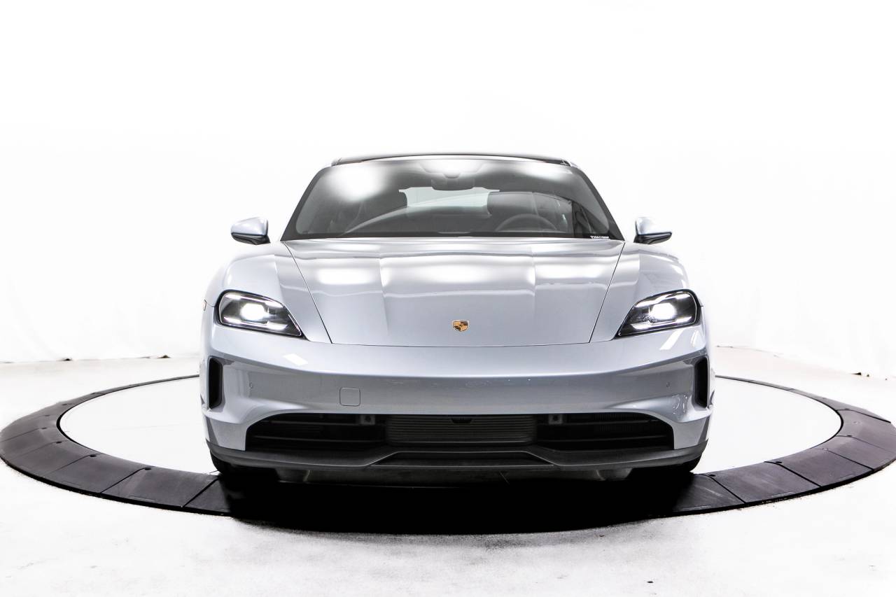 Thumbnail: 2025 Porsche Taycan - 10