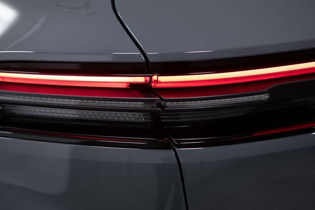 Thumbnail: 2025 Porsche Macan - 35