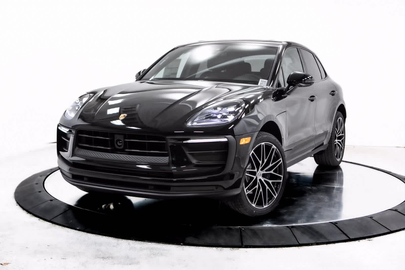 2025 Porsche Macan's photo