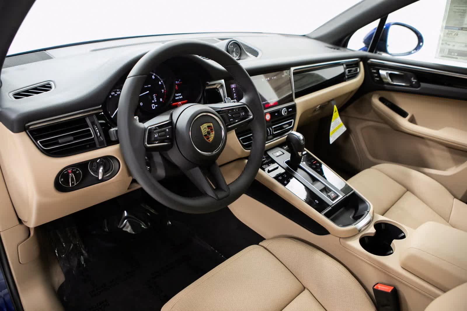 Thumbnail: 2025 Porsche Macan - 4