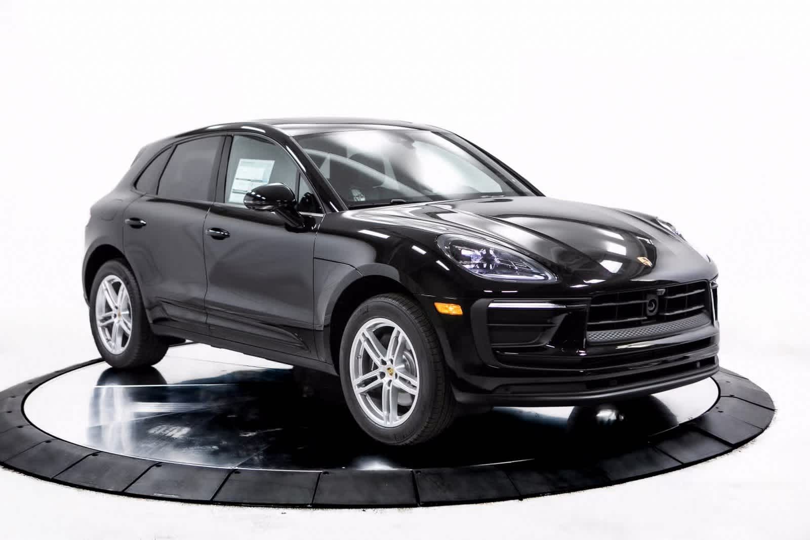 Thumbnail: 2025 Porsche Macan - 9