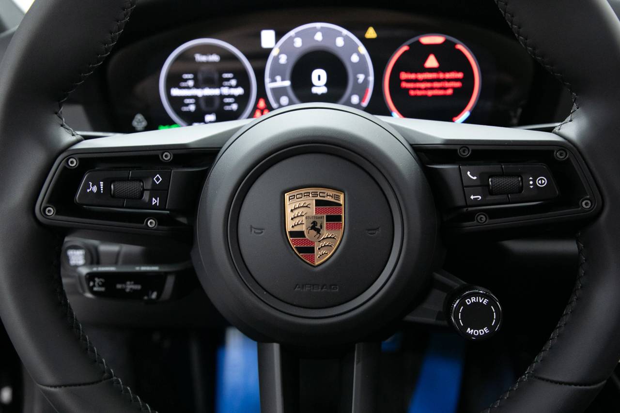 Thumbnail: 2025 Porsche 911 - 10