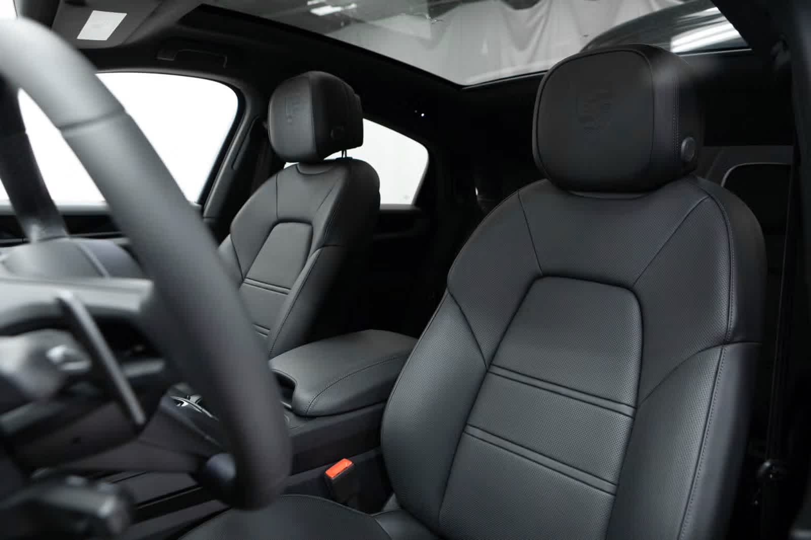 Thumbnail: 2026 Porsche Cayenne - 4