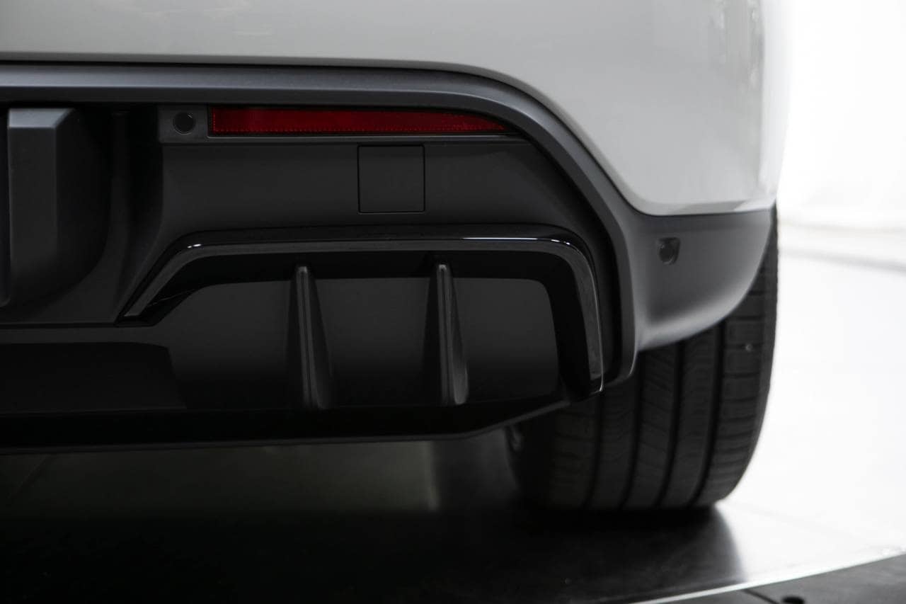 Thumbnail: 2026 Porsche Macan - 17
