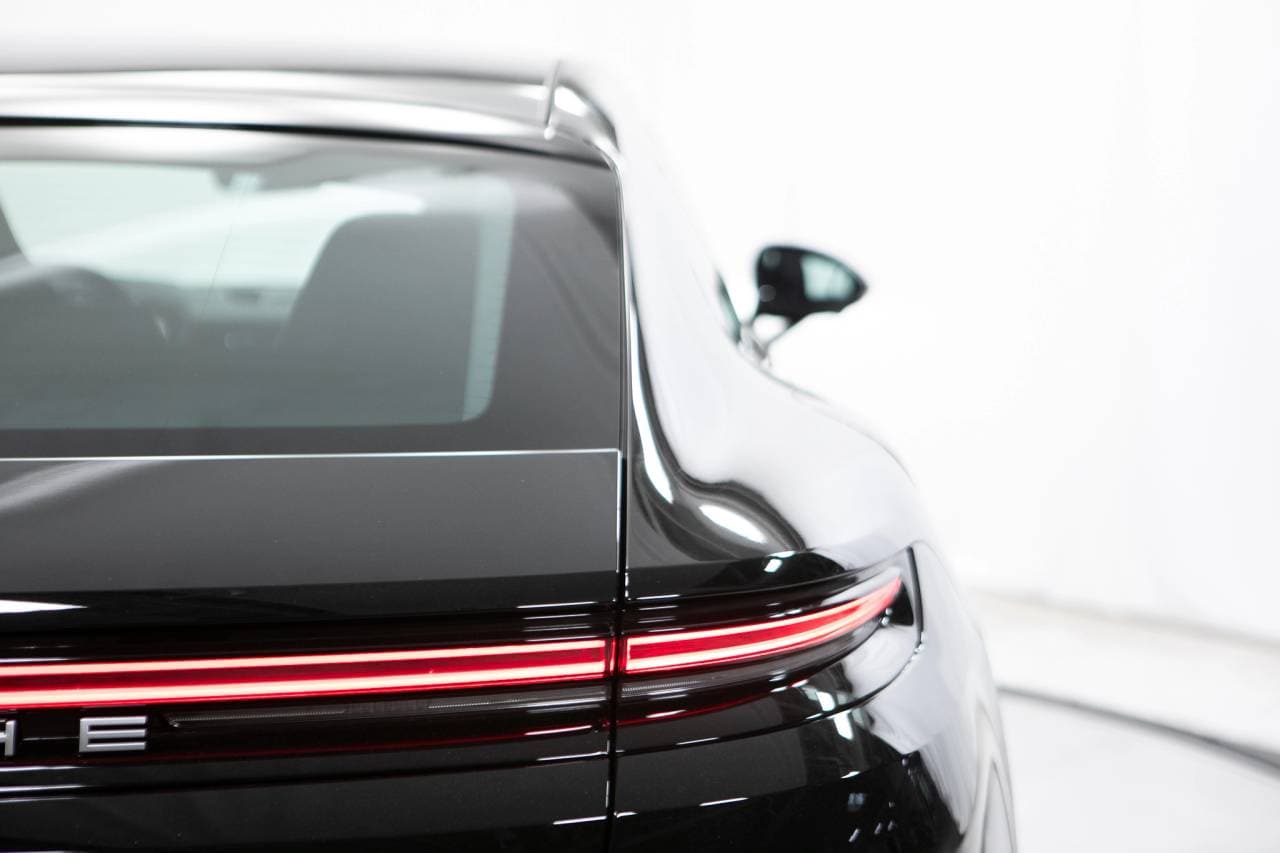 Thumbnail: 2026 Porsche Panamera - 18