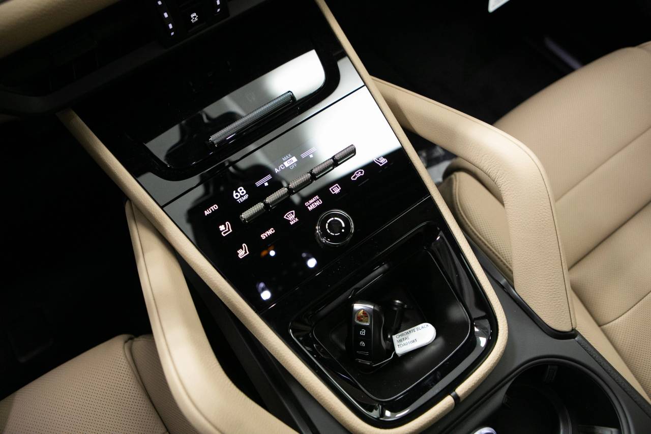 Thumbnail: 2026 Porsche Cayenne - 28