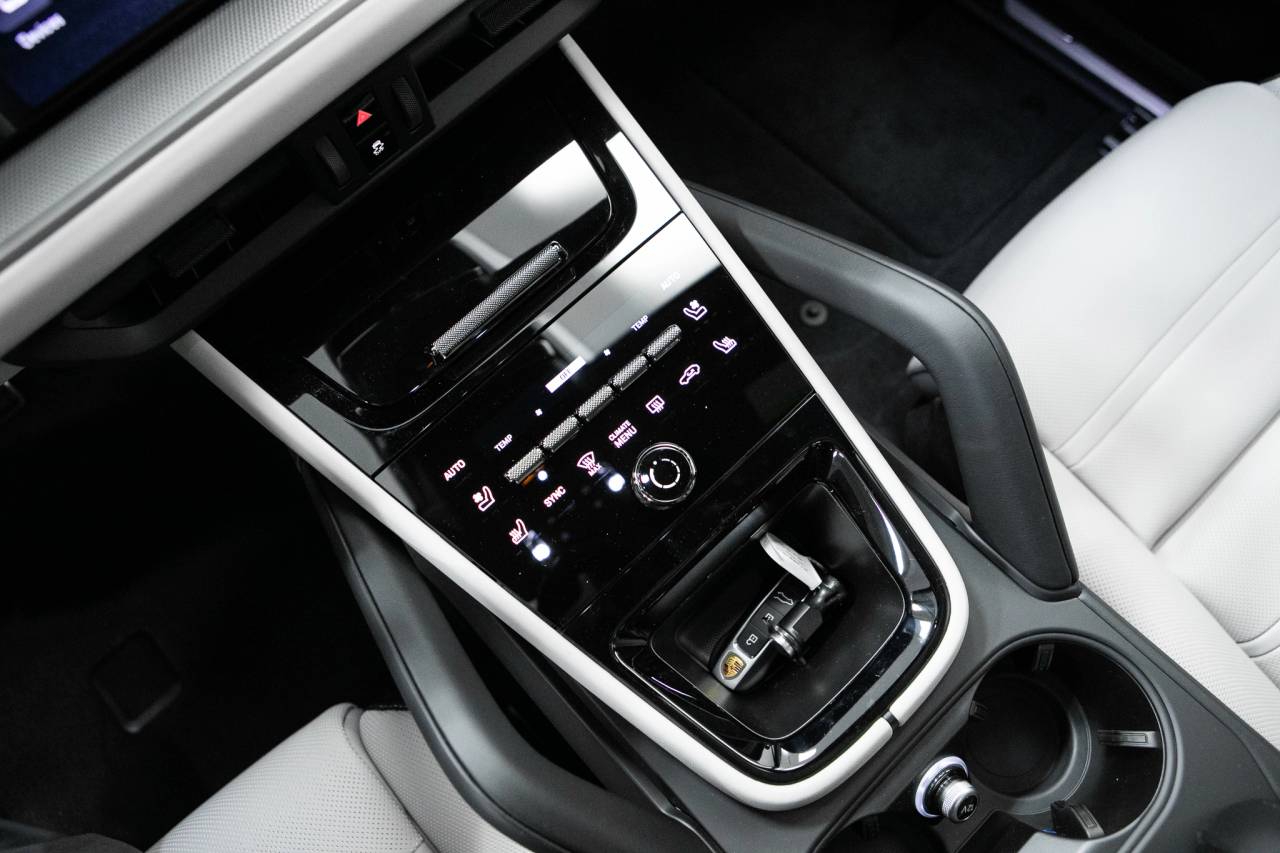 Thumbnail: 2026 Porsche Cayenne - 27