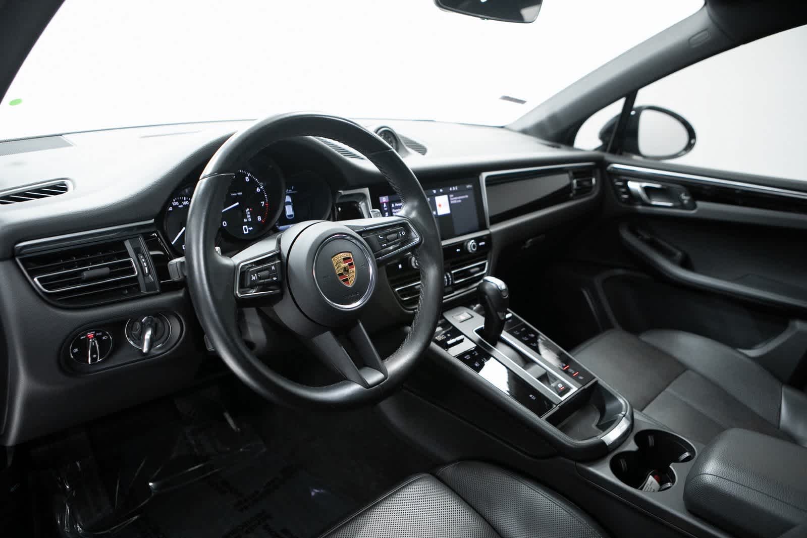 Thumbnail: 2023 Porsche Macan - 4