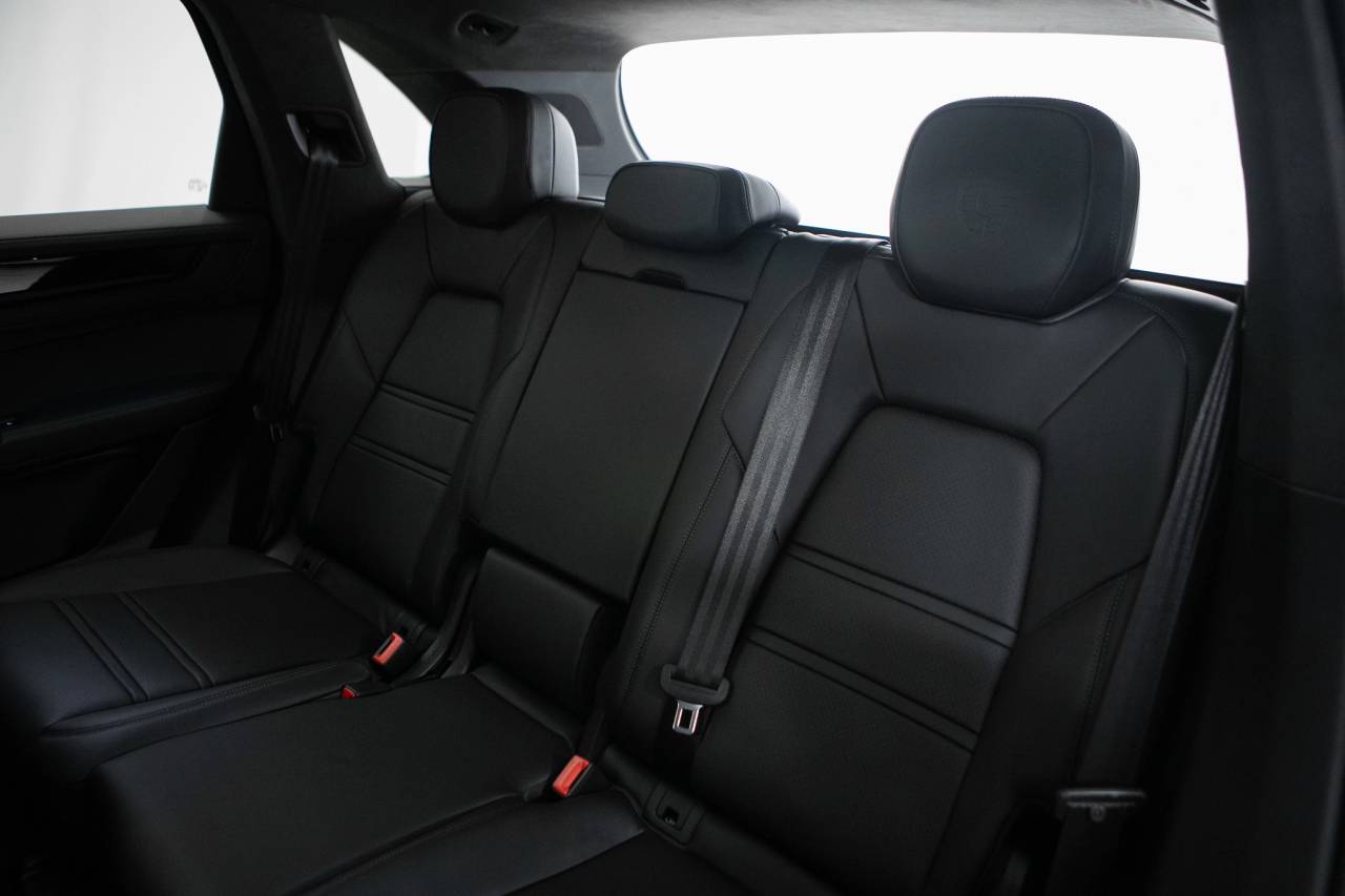 Thumbnail: 2026 Porsche Cayenne - 39