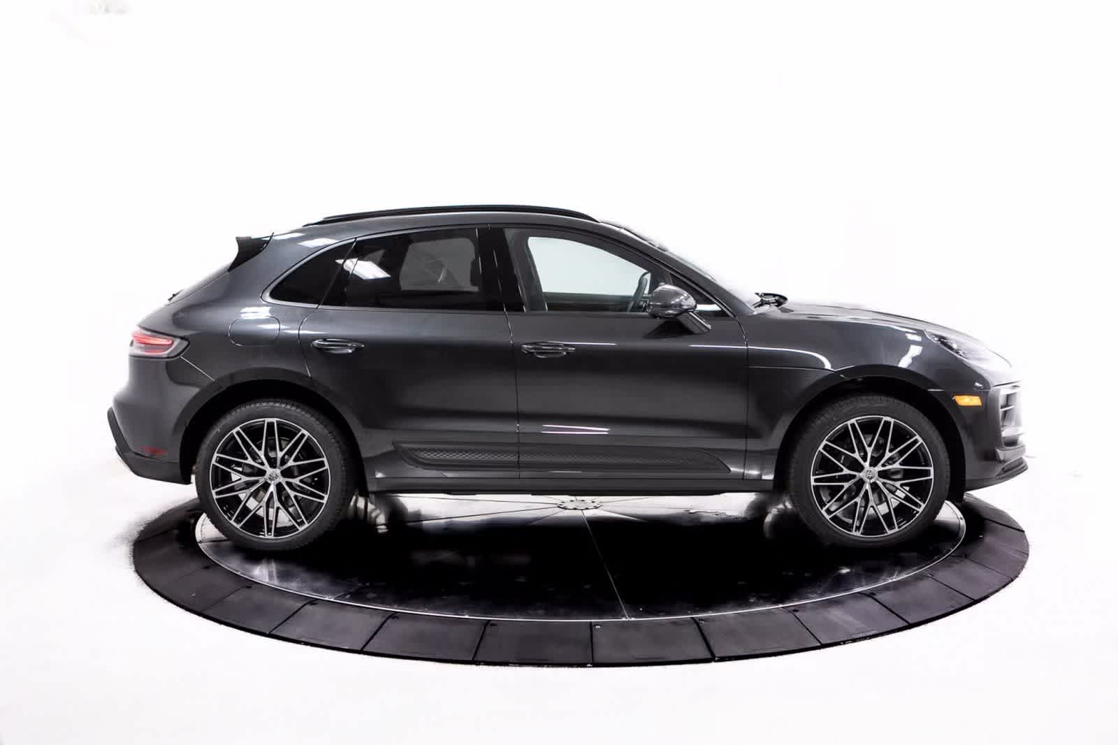 Thumbnail: 2026 Porsche Macan - 8