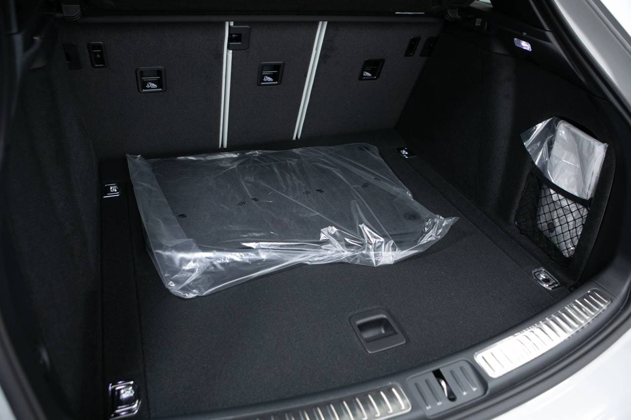 Thumbnail: 2026 Porsche Macan - 37