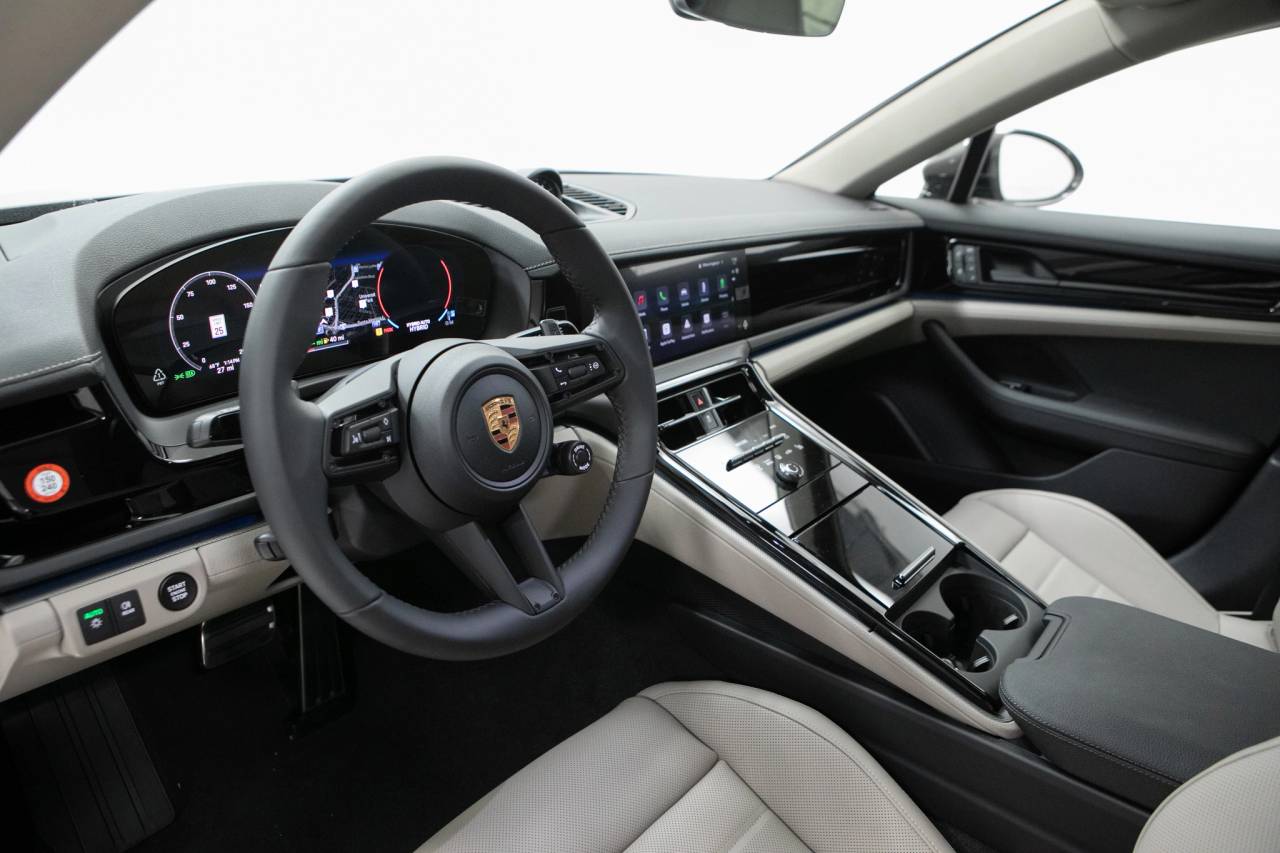 Thumbnail: 2026 Porsche Panamera - 4