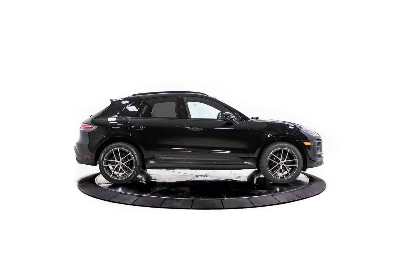 Thumbnail: 2026 Porsche Macan - 8