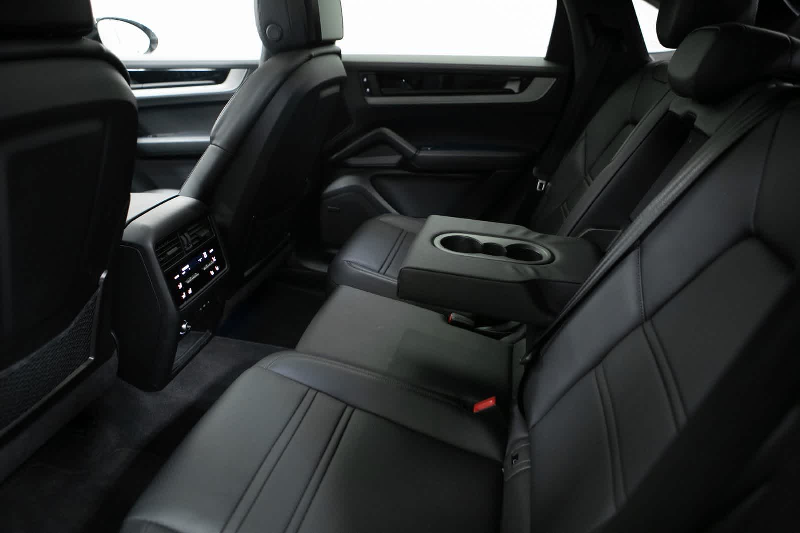 Thumbnail: 2025 Porsche Cayenne - 31