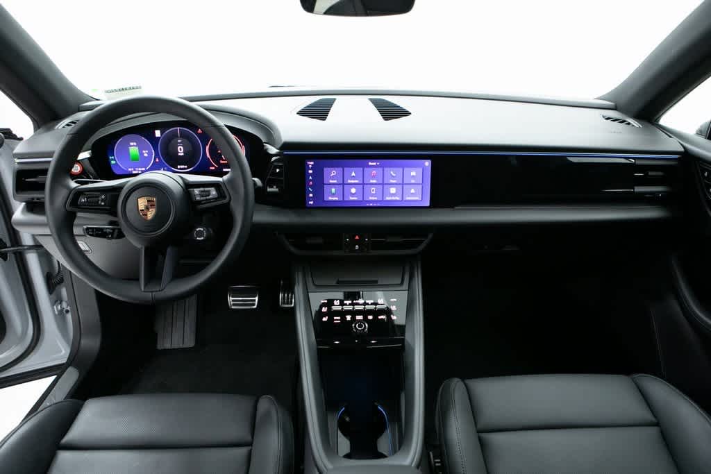 Thumbnail: 2025 Porsche Macan - 13