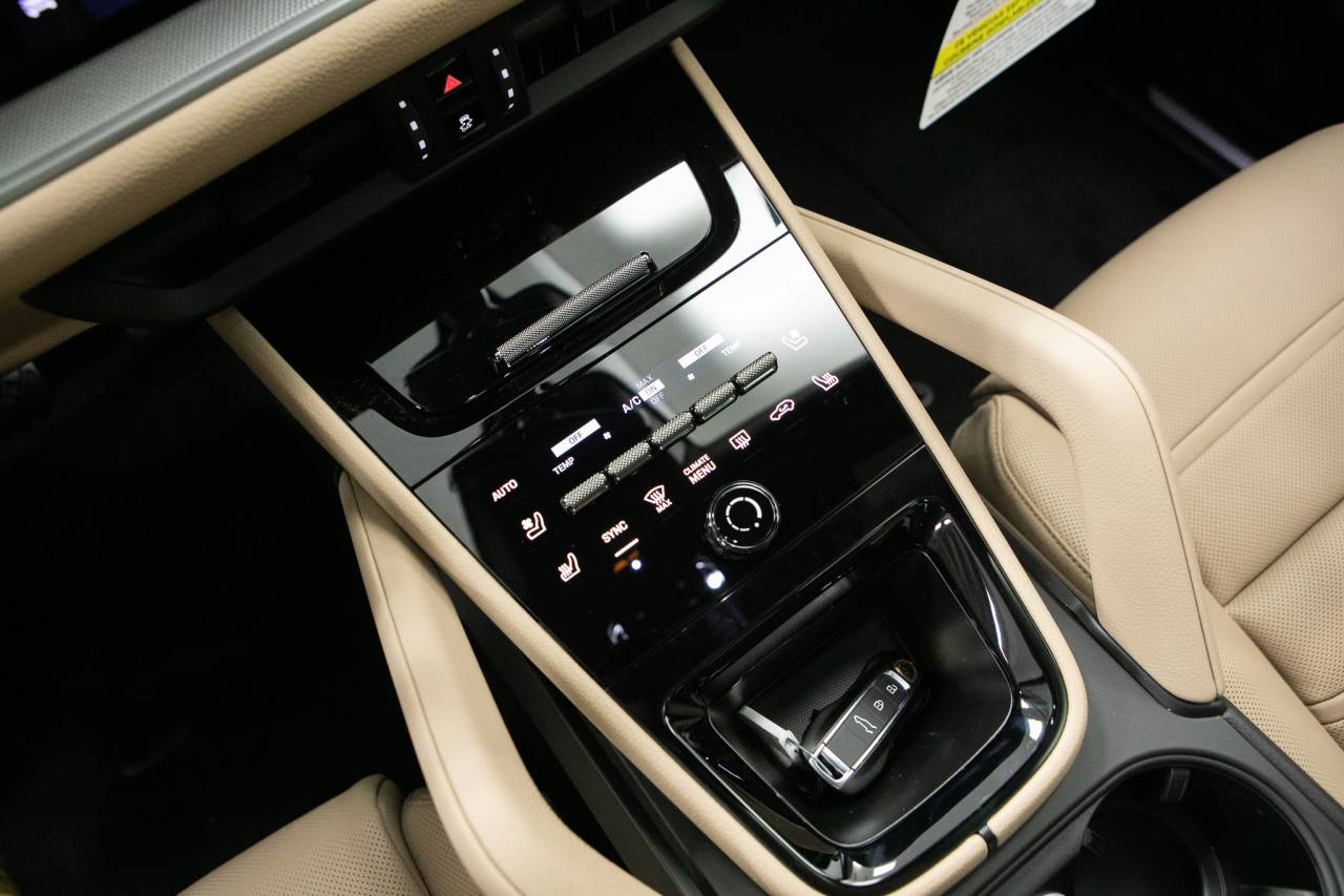 Thumbnail: 2026 Porsche  - 29