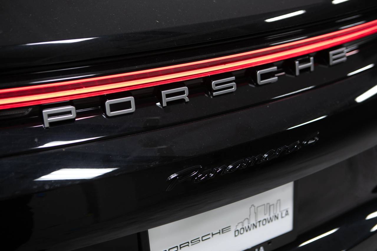 Thumbnail: 2026 Porsche Panamera - 15
