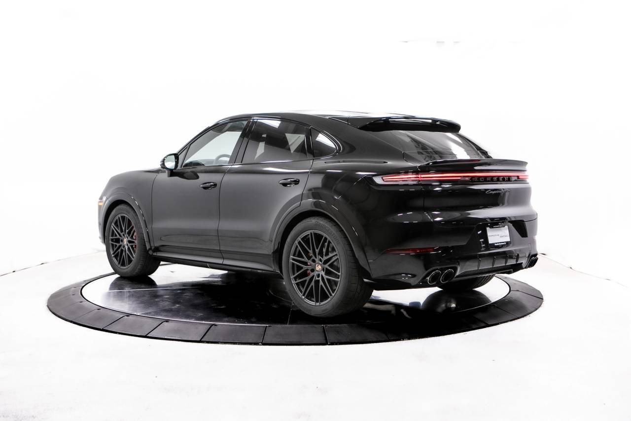 2026 Porsche Cayenne Coupe GTS photo 3