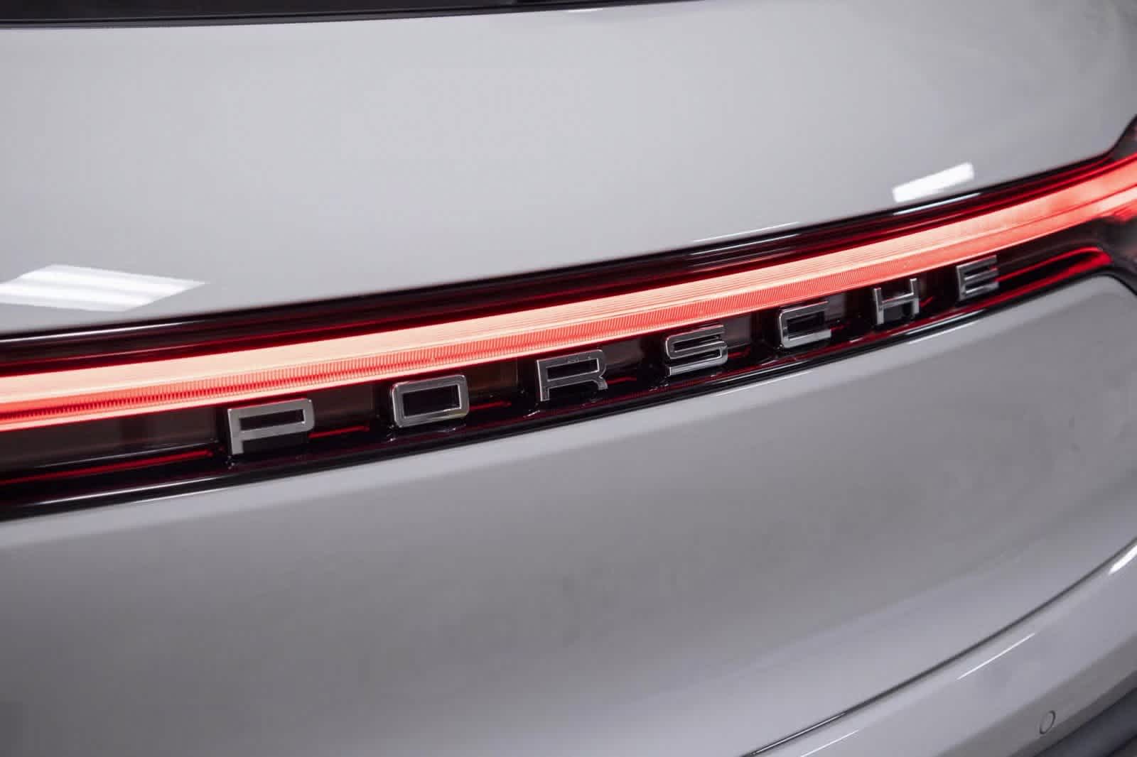 Thumbnail: 2025 Porsche Macan - 35