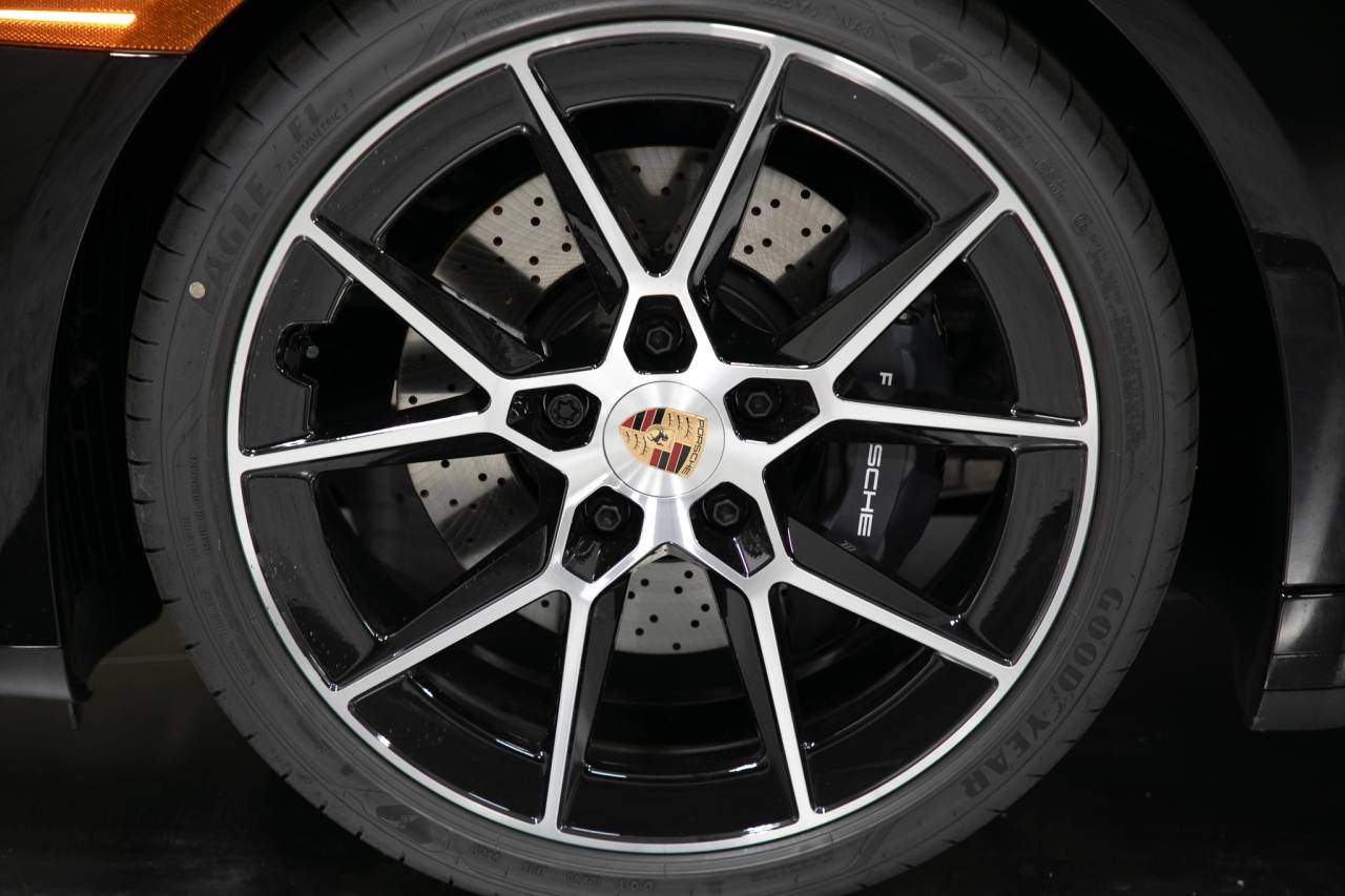 Thumbnail: 2025 Porsche 911 - 13