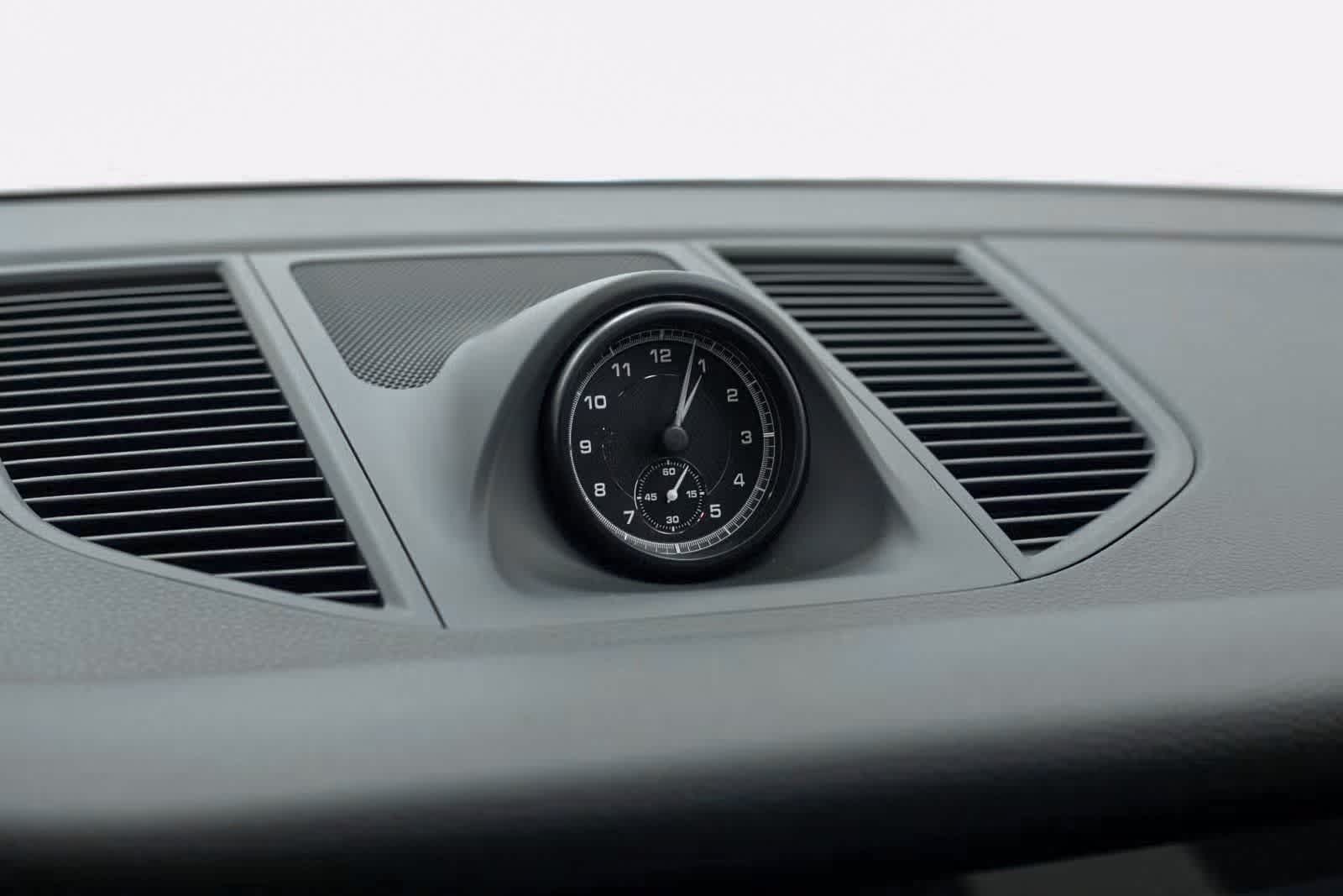 Thumbnail: 2025 Porsche Macan - 24