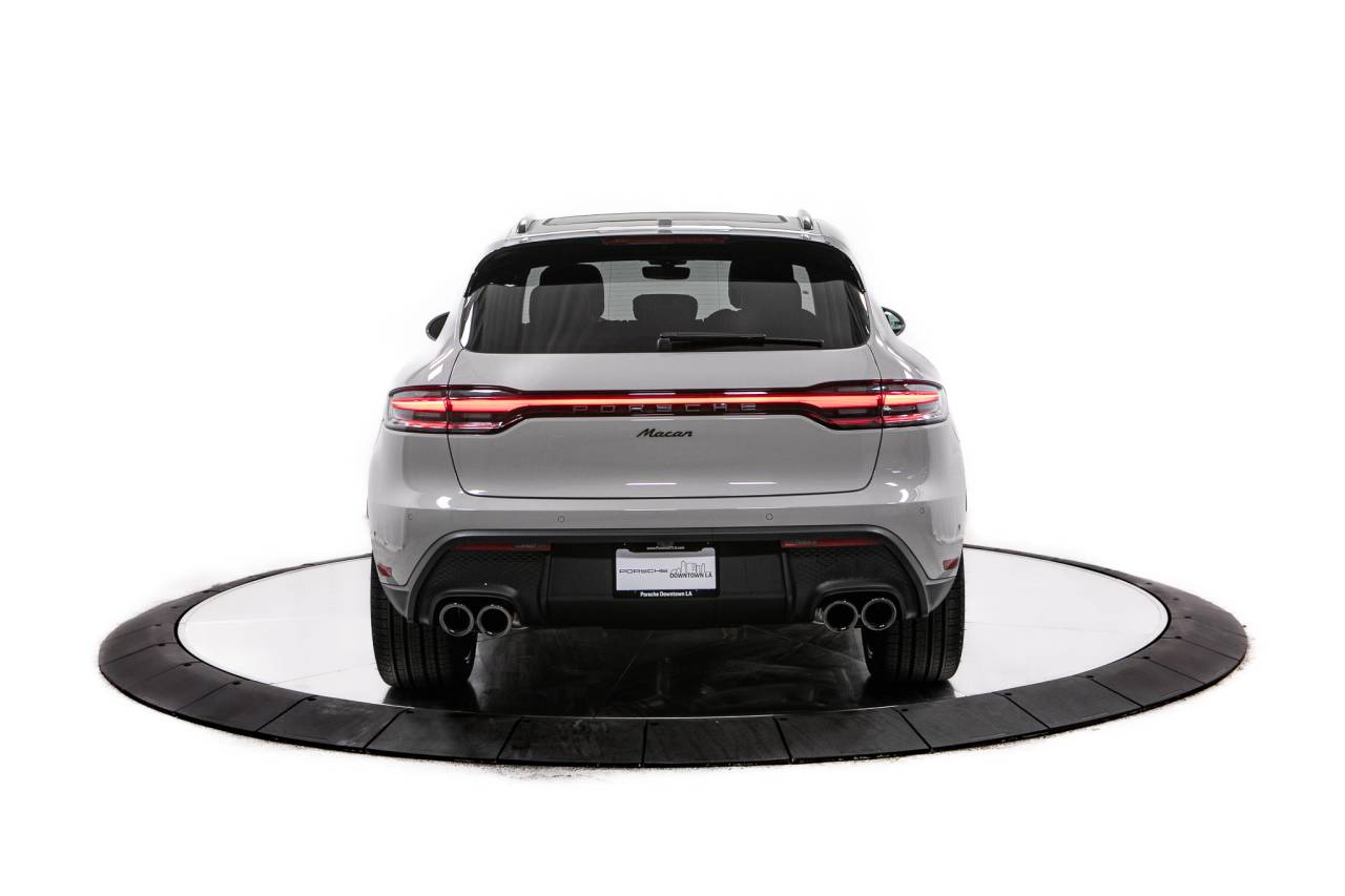 Thumbnail: 2026 Porsche Macan - 6