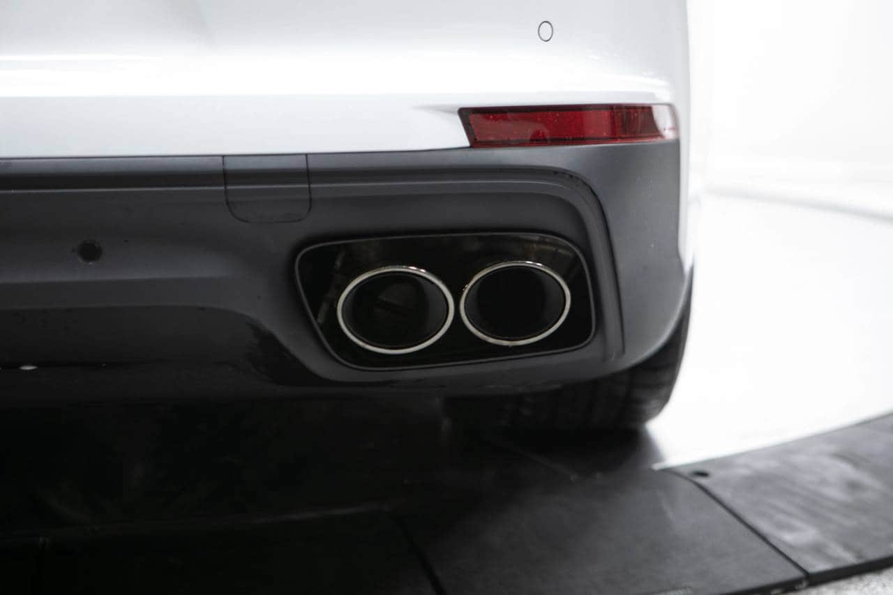 Thumbnail: 2026 Porsche Panamera - 17