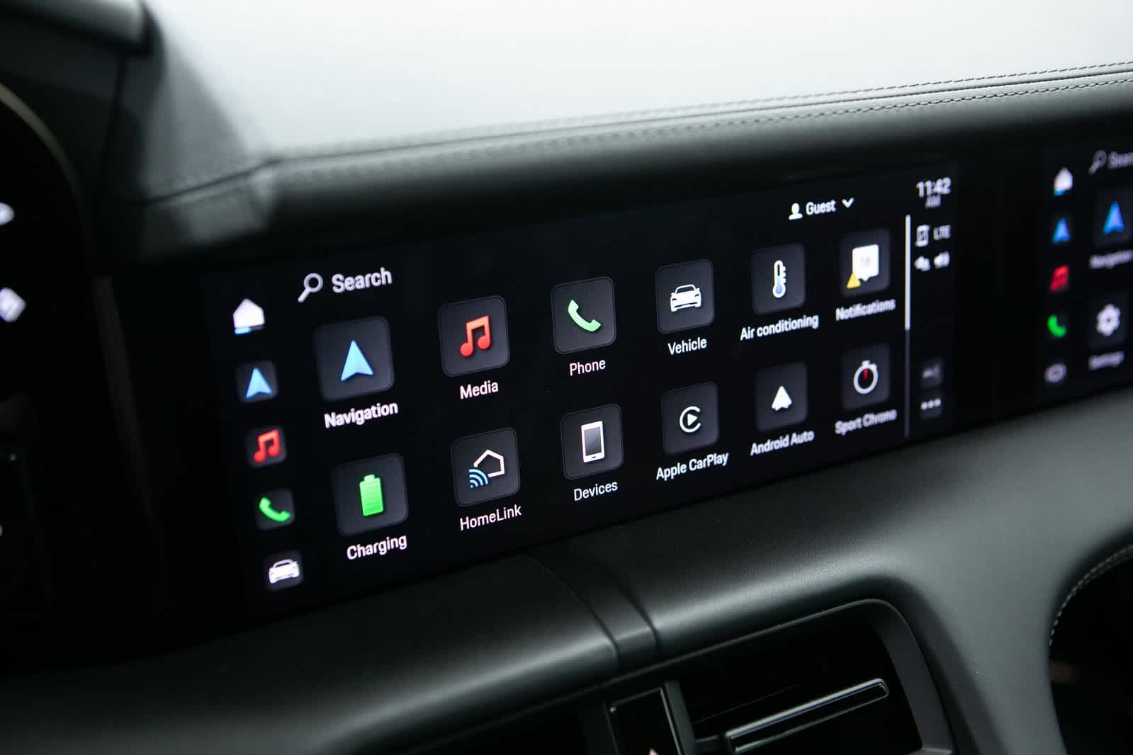 Thumbnail: 2022 Porsche Taycan - 15