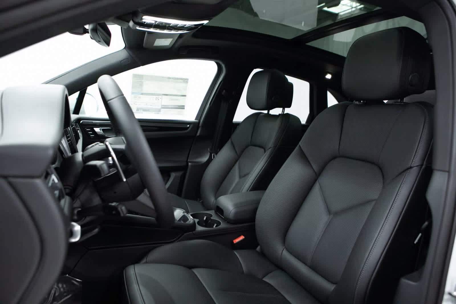 Thumbnail: 2025 Porsche Macan - 5