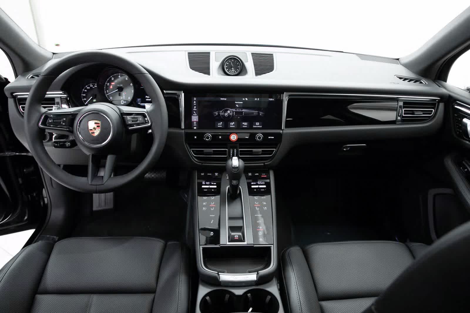 Thumbnail: 2025 Porsche Macan - 13