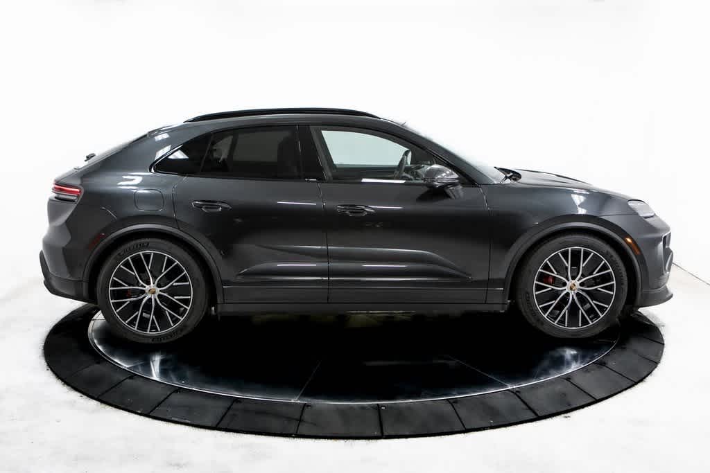 Thumbnail: 2025 Porsche Macan - 8
