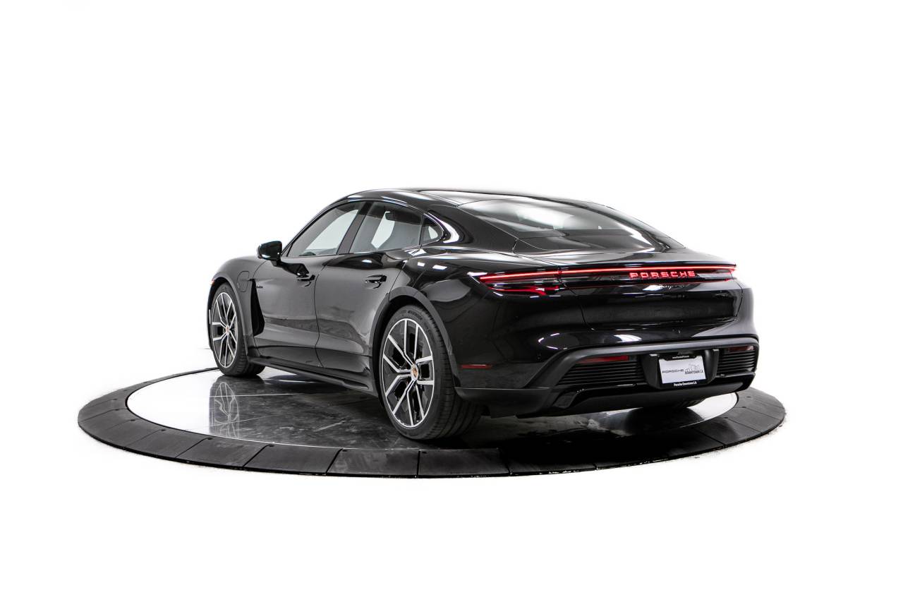 Thumbnail: 2026 Porsche Taycan - 3