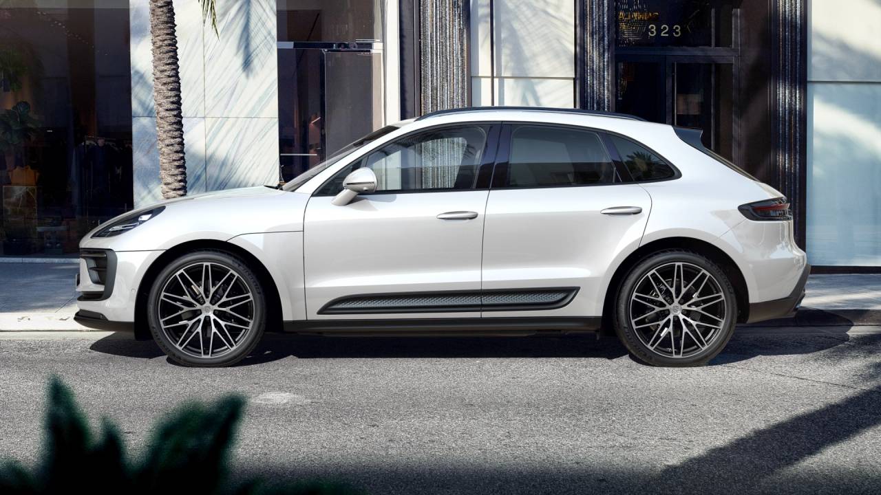 Thumbnail: 2026 Porsche Macan - 2