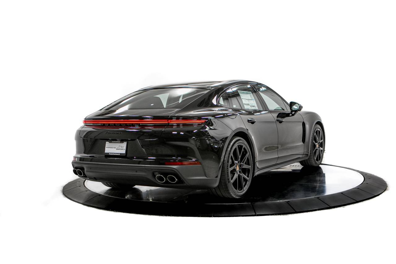 Thumbnail: 2026 Porsche Panamera - 7