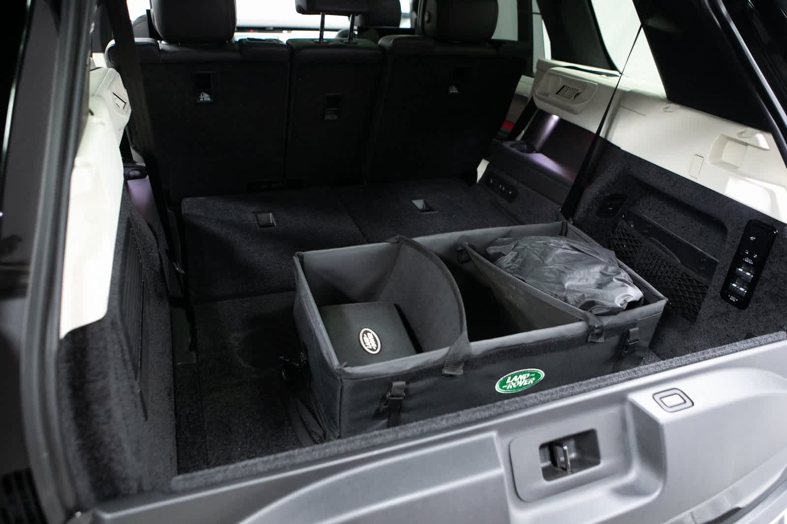 Thumbnail: 2023 Land Rover Range Rover - 27