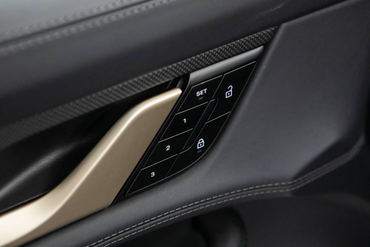 Thumbnail: 2026 Porsche Taycan - 26