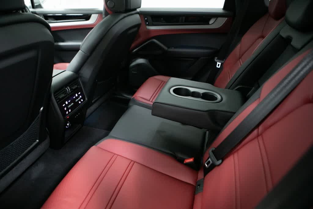 Thumbnail: 2025 Porsche Cayenne - 34