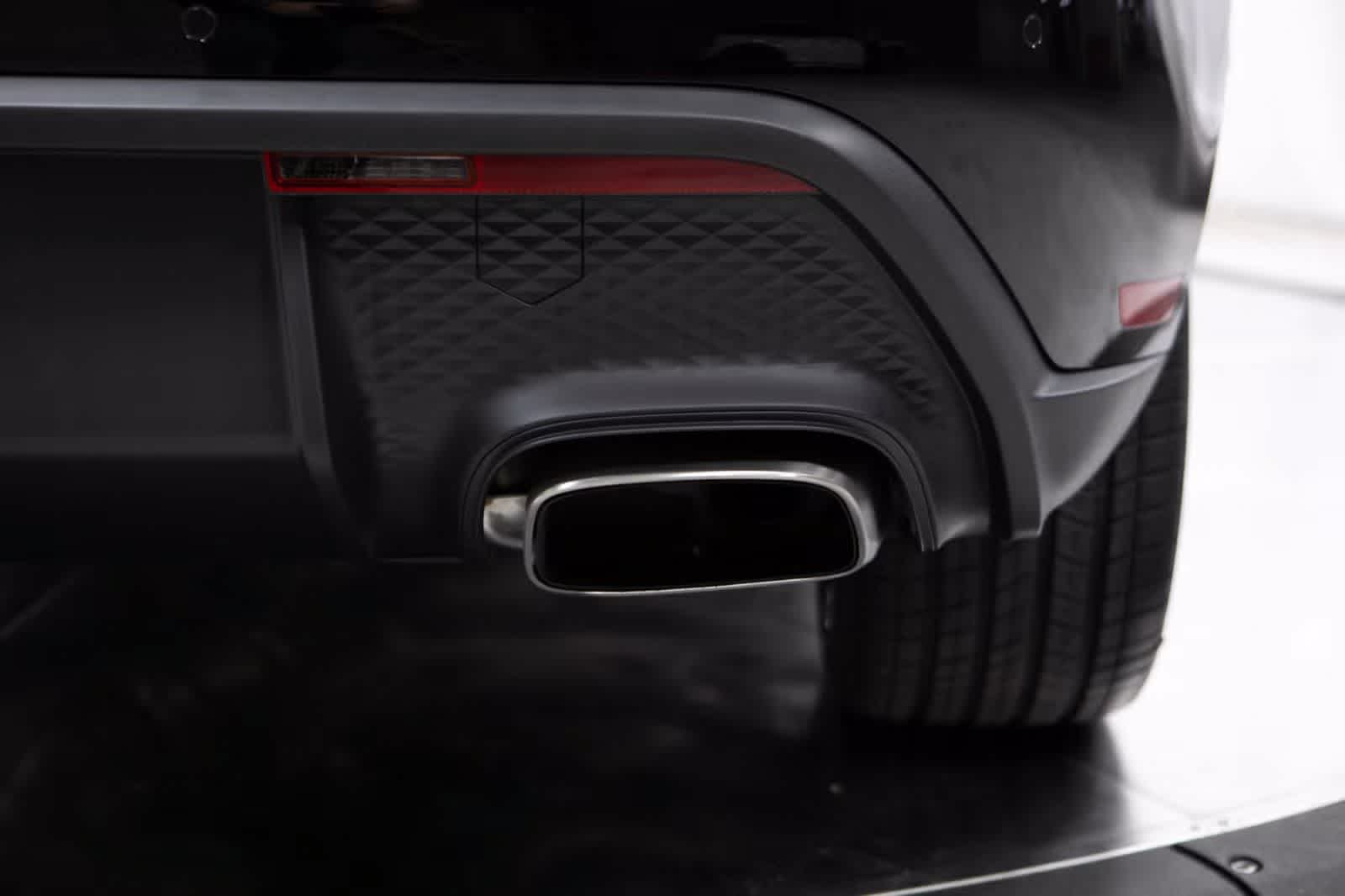 Thumbnail: 2026 Porsche Macan - 20