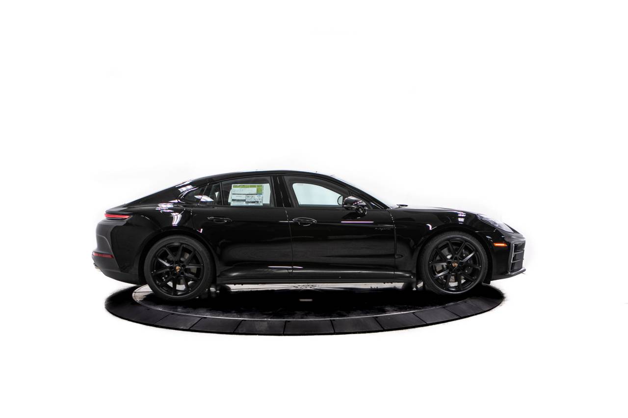 Thumbnail: 2026 Porsche Panamera - 8
