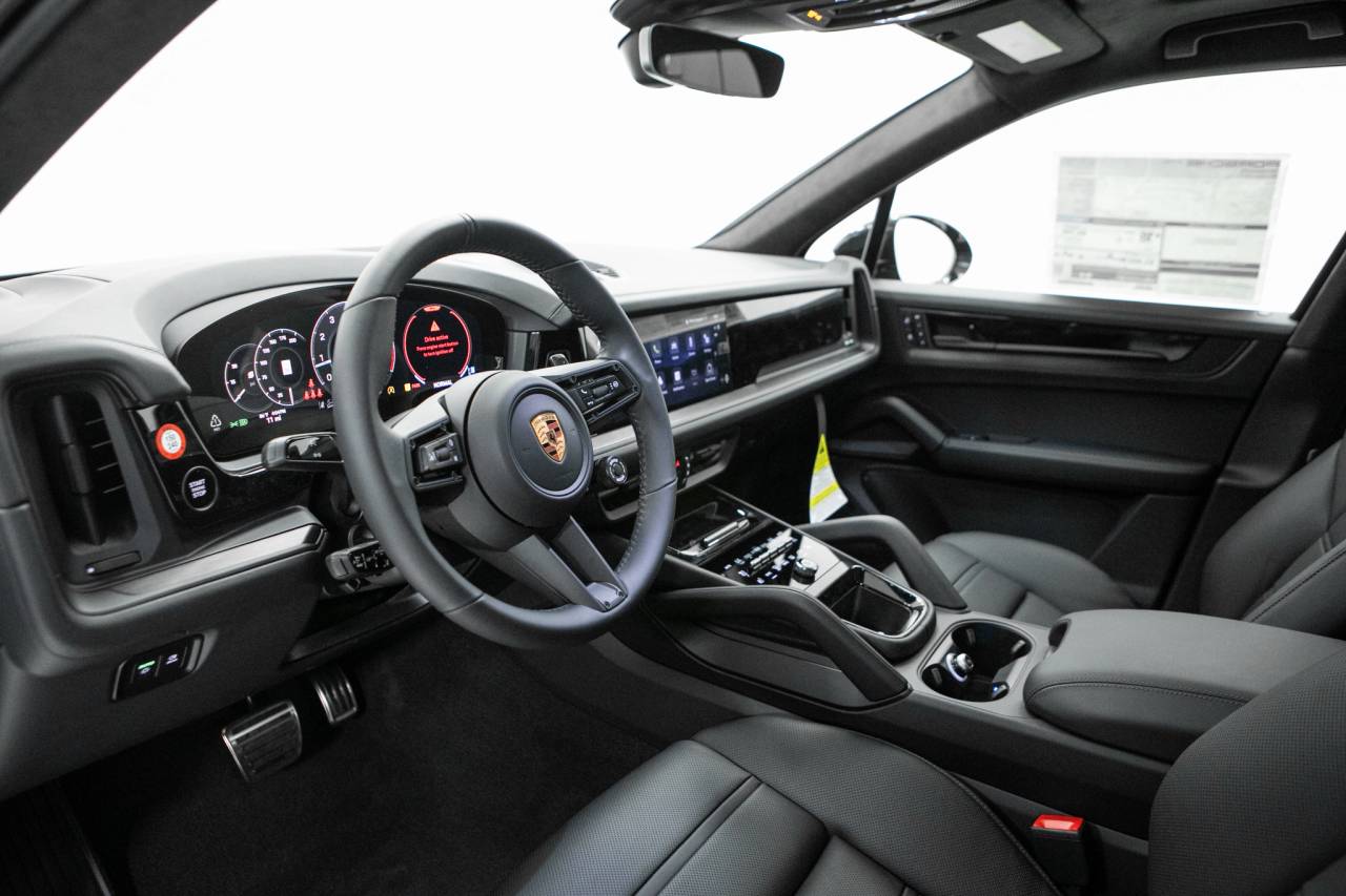 Thumbnail: 2026 Porsche Cayenne - 4