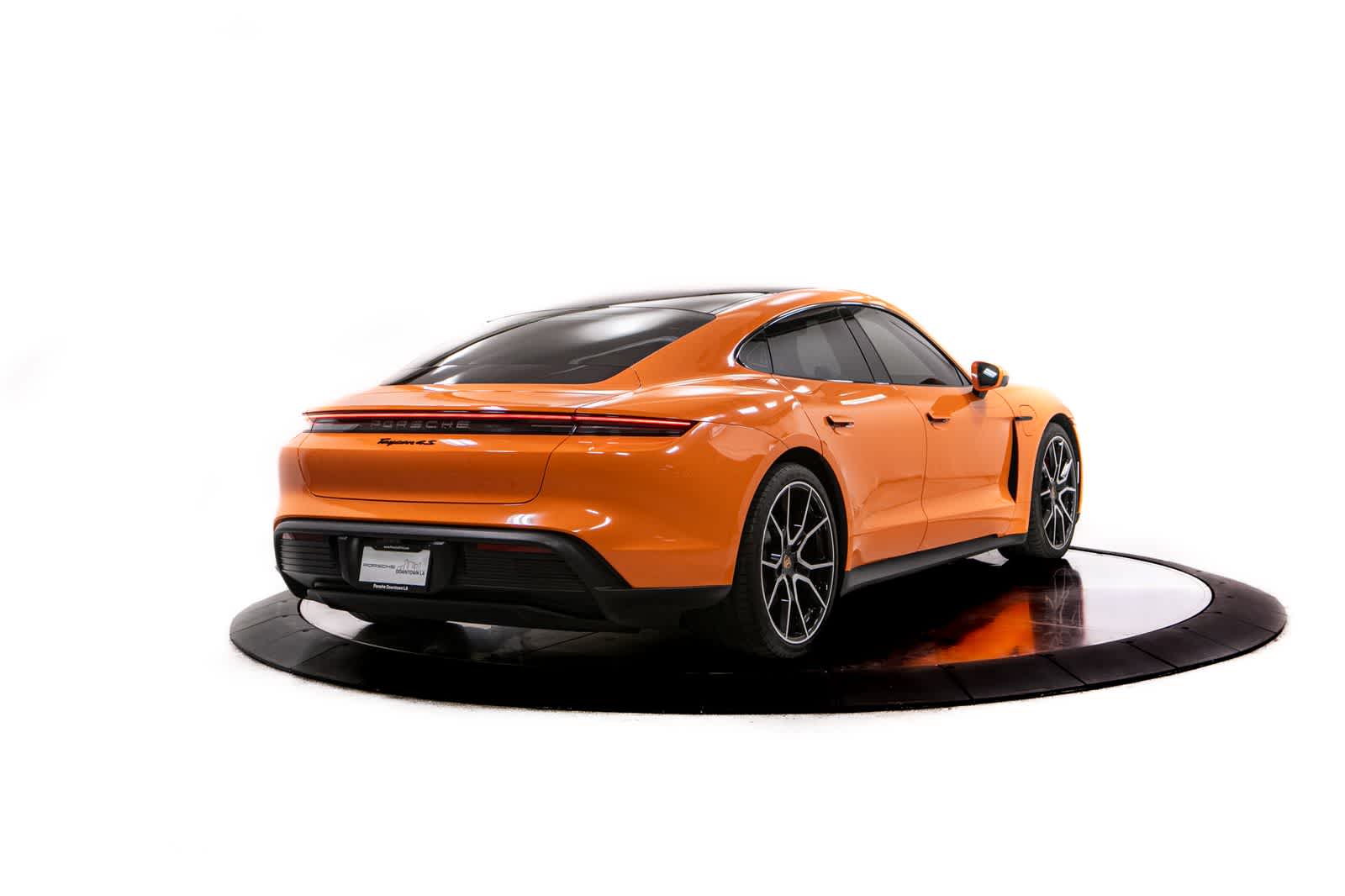 Thumbnail: 2025 Porsche Taycan - 7