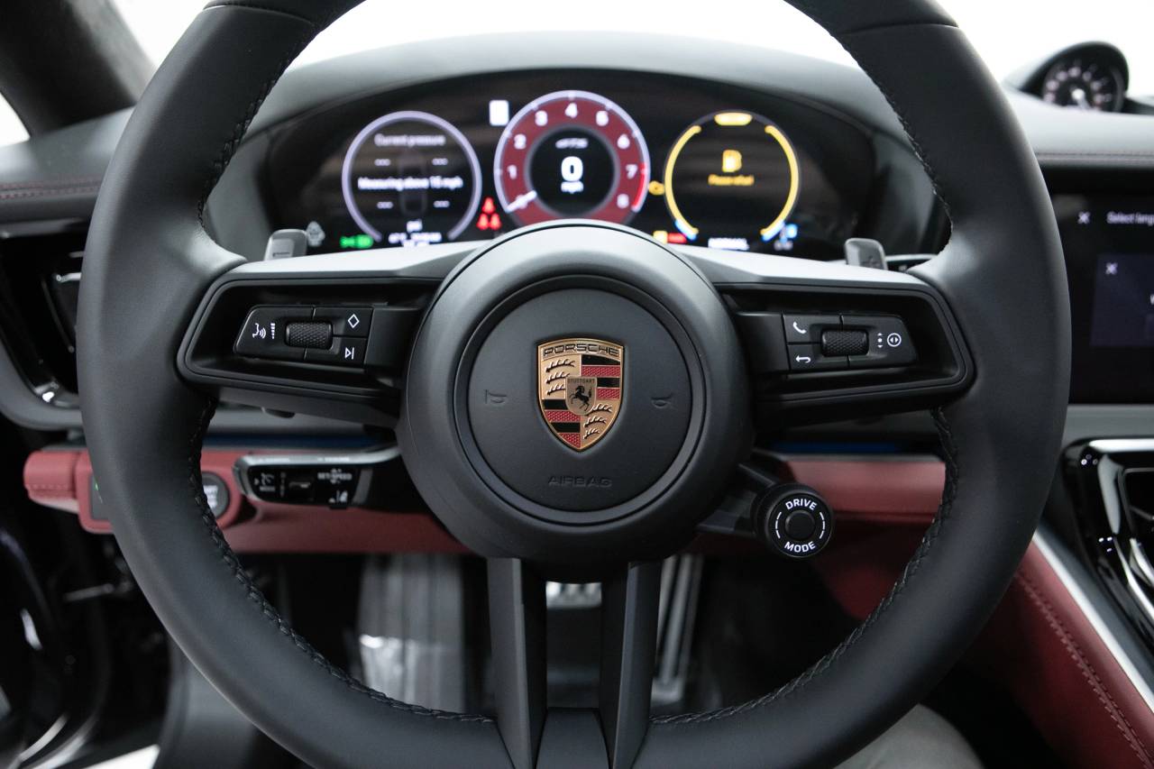 Thumbnail: 2026 Porsche Panamera - 21