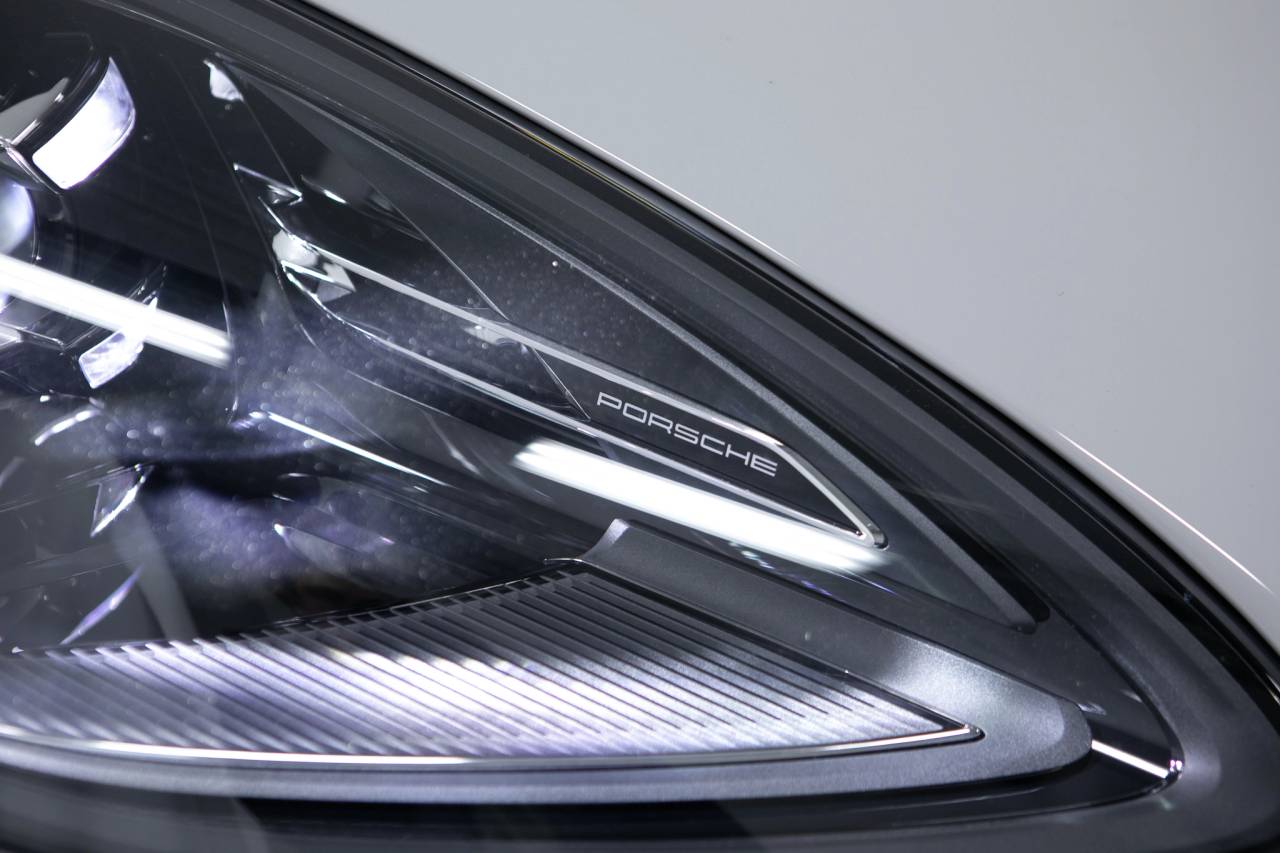 Thumbnail: 2026 Porsche Macan - 13