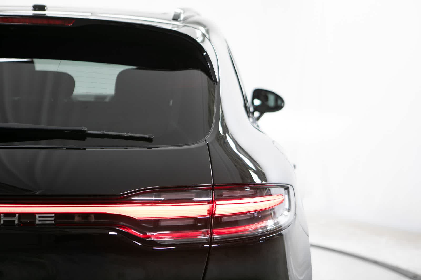 Thumbnail: 2026 Porsche Macan - 21